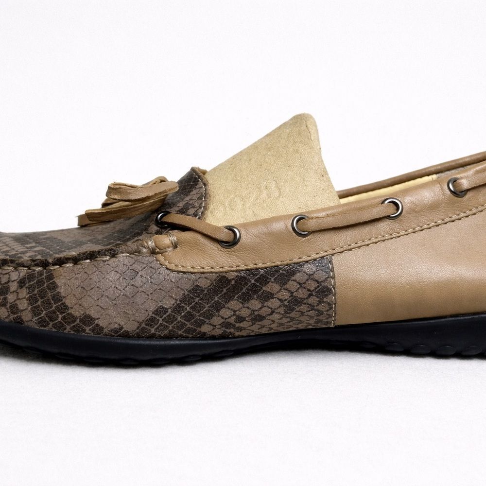 Vaneli Womens 8.5N Narrow Leather Driving Loafers Snake Print Comfort Moccasins